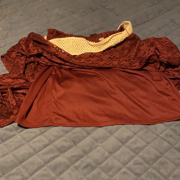 Extra large burgundy lace skirt with belt - Picture 5 of 9